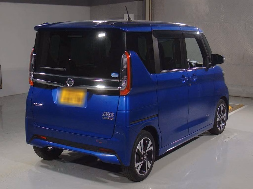 NISSAN ROOX