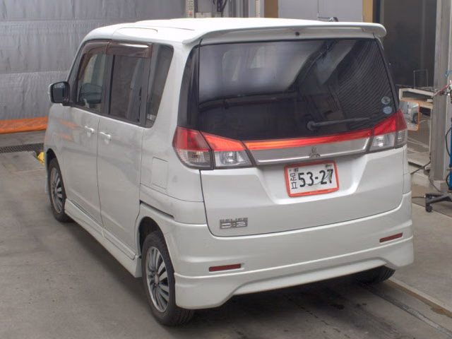 MITSUBISHI DELICA D:2