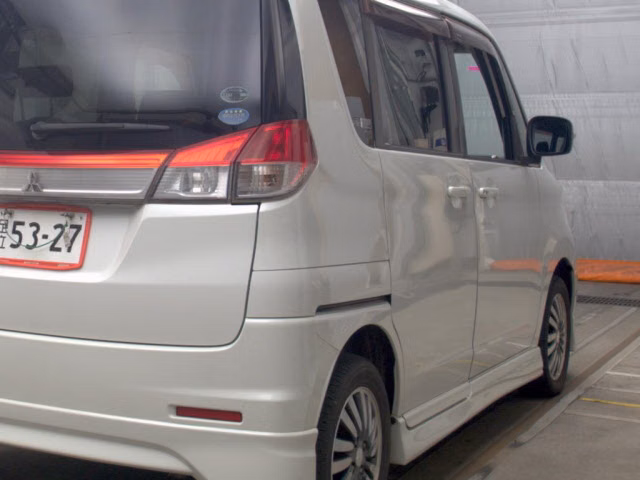 MITSUBISHI DELICA D:2