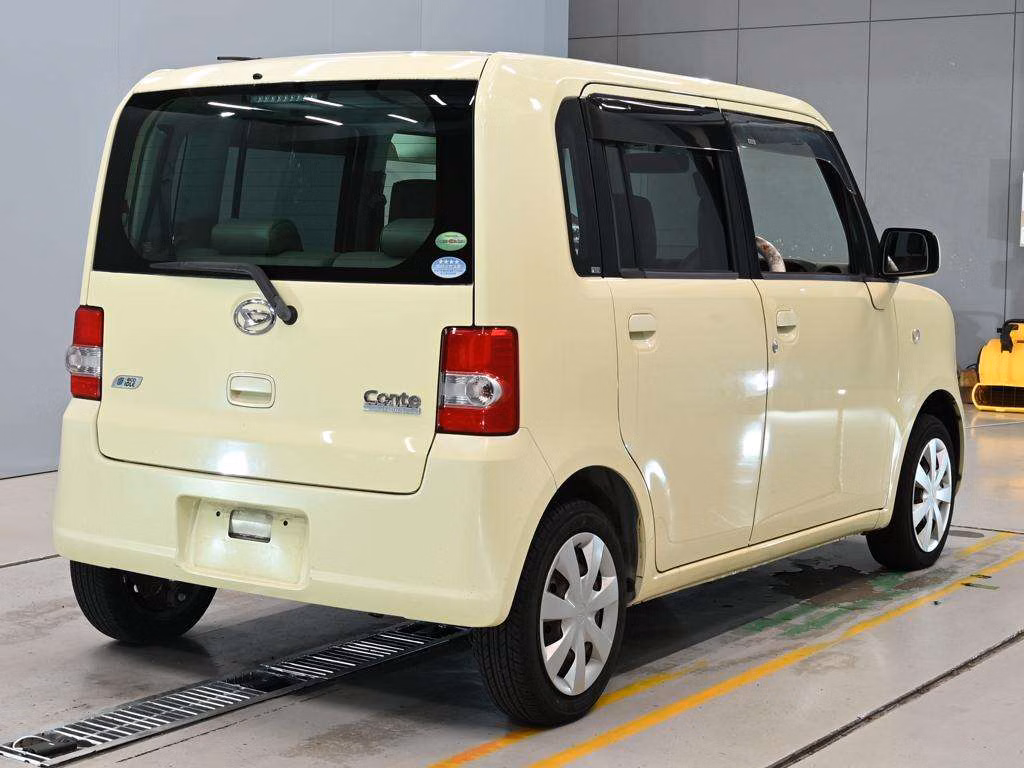 DAIHATSU MOVE CONTE