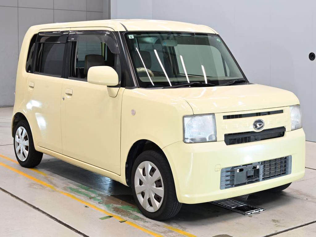 DAIHATSU MOVE CONTE