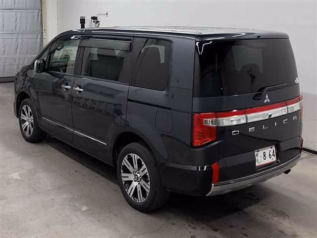 MITSUBISHI DELICA D:5
