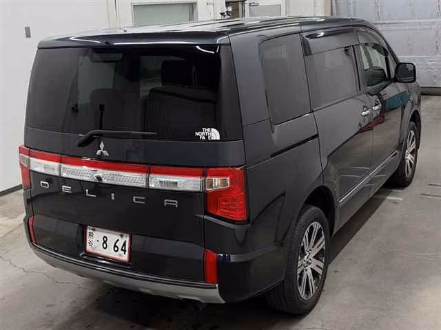 MITSUBISHI DELICA D:5