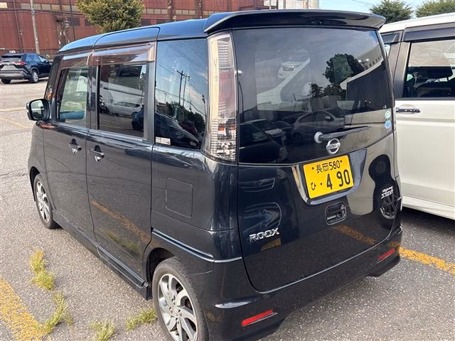 NISSAN ROOX