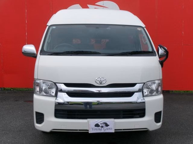 TOYOTA HIACE