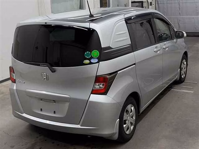 HONDA FREED SPIKE
