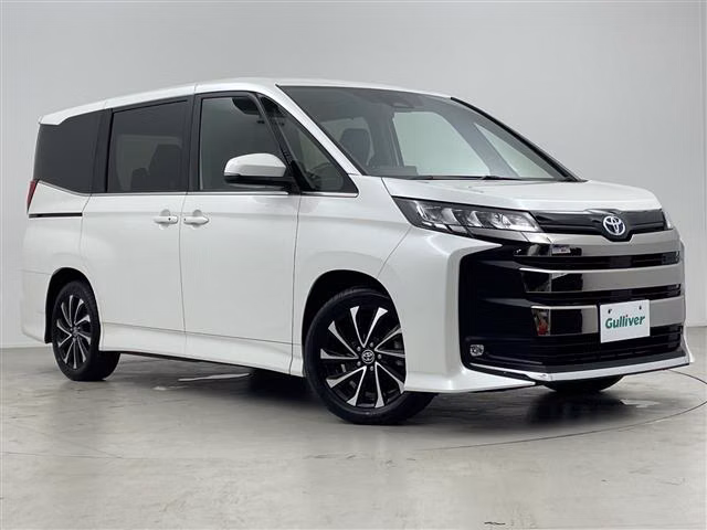 TOYOTA NOAH
