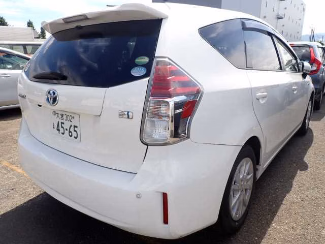 TOYOTA PRIUS ALPHA