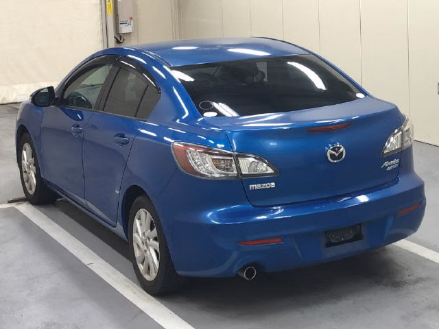 MAZDA AXELA