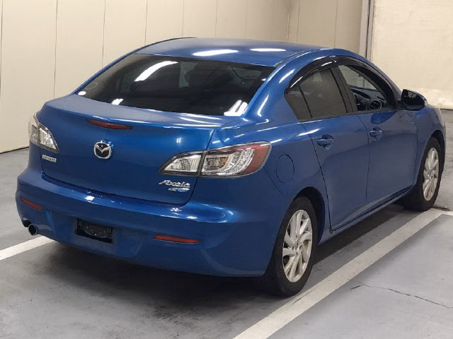 MAZDA AXELA