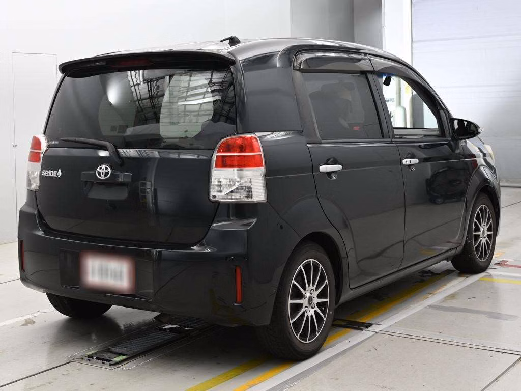 TOYOTA SPADE