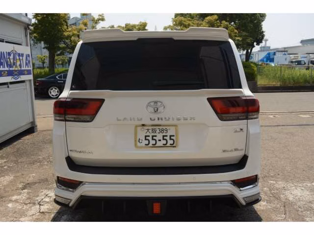TOYOTA LAND CRUISER
