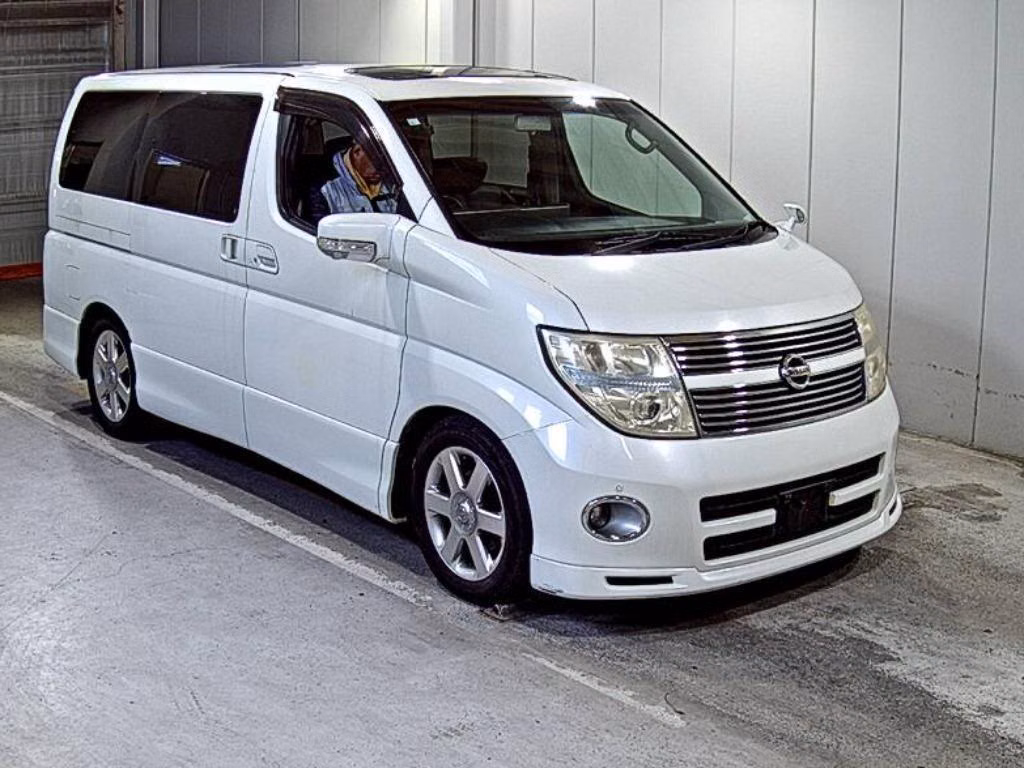 NISSAN ELGRAND