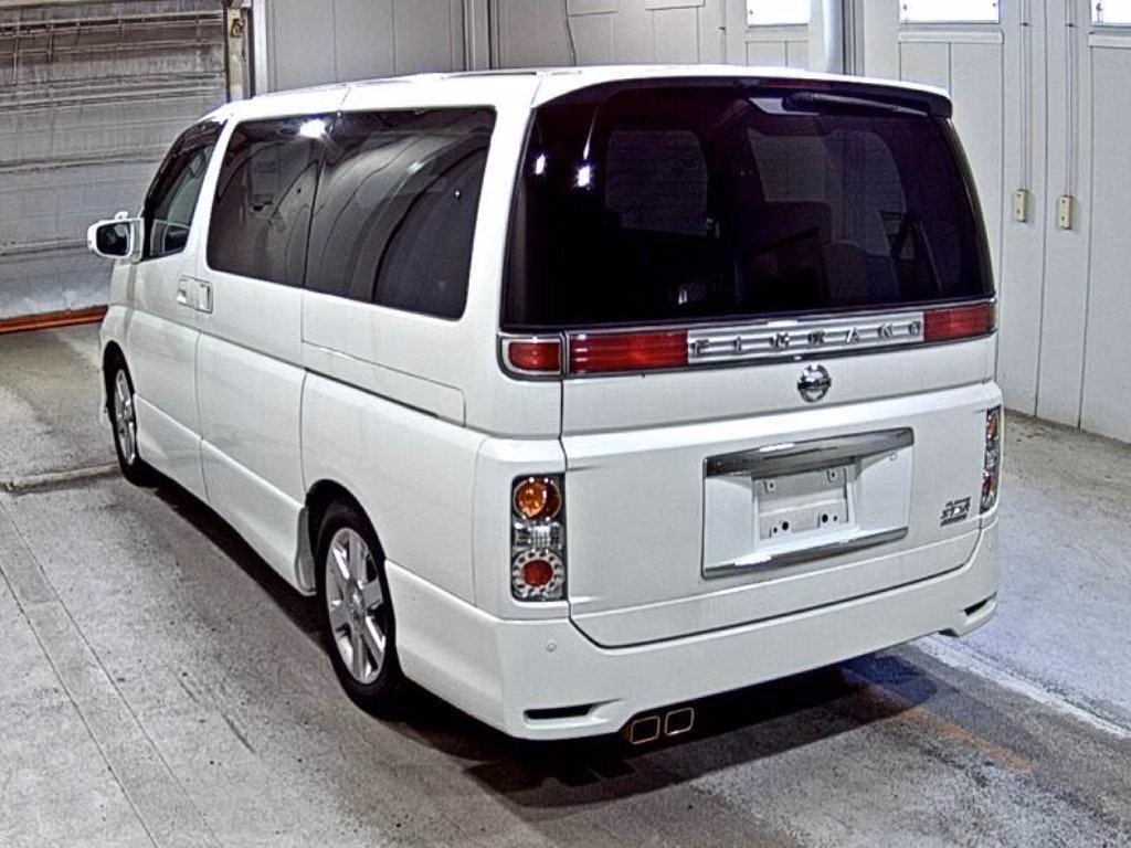 NISSAN ELGRAND