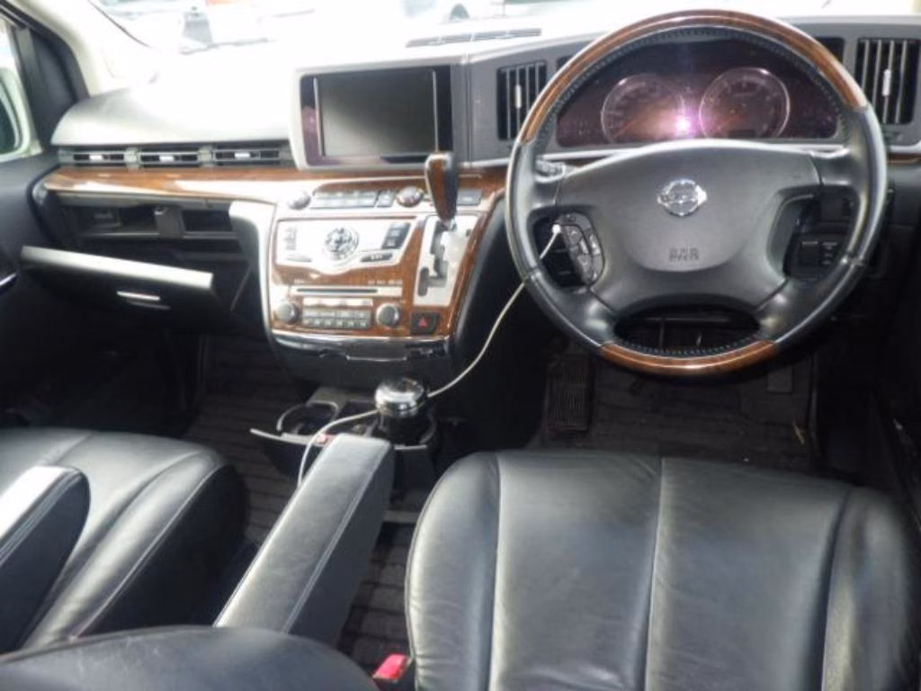 NISSAN ELGRAND