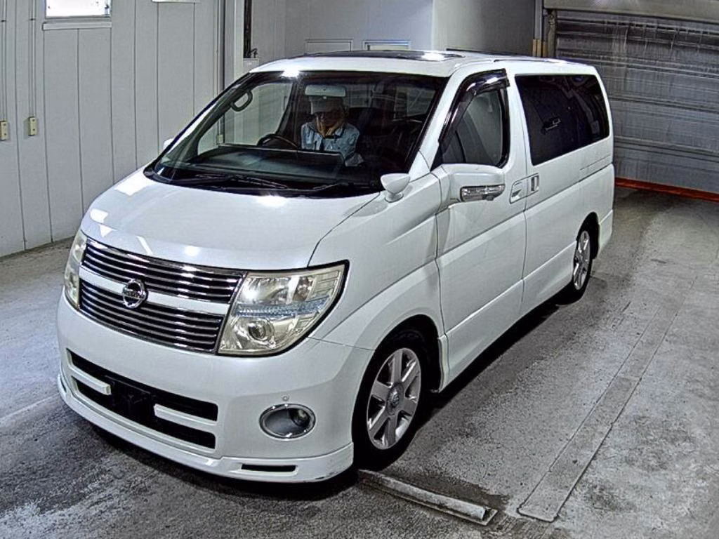 NISSAN ELGRAND