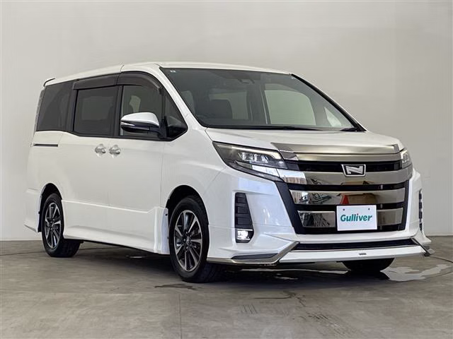 TOYOTA NOAH
