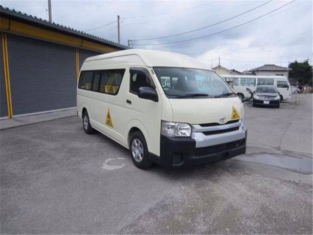 TOYOTA REGIUS ACE