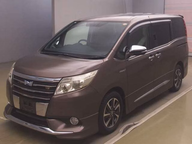 TOYOTA NOAH