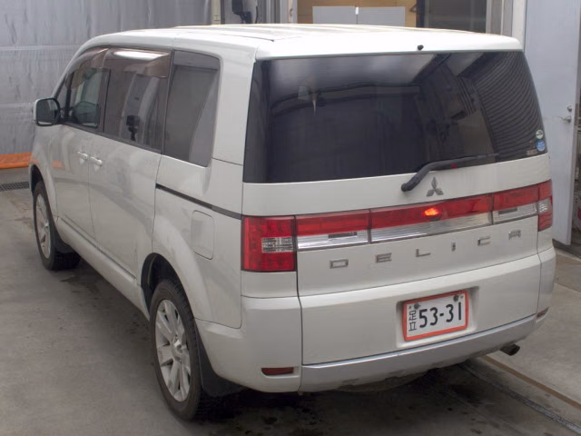 MITSUBISHI DELICA D:5