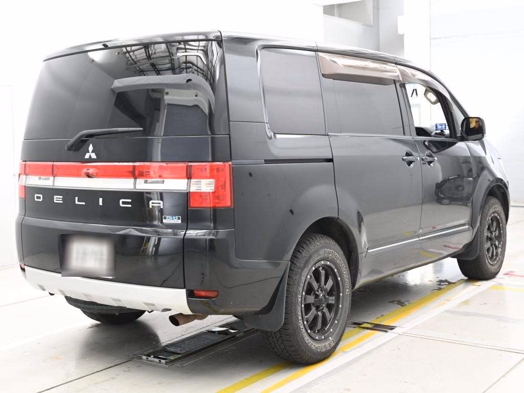 MITSUBISHI DELICA D:5