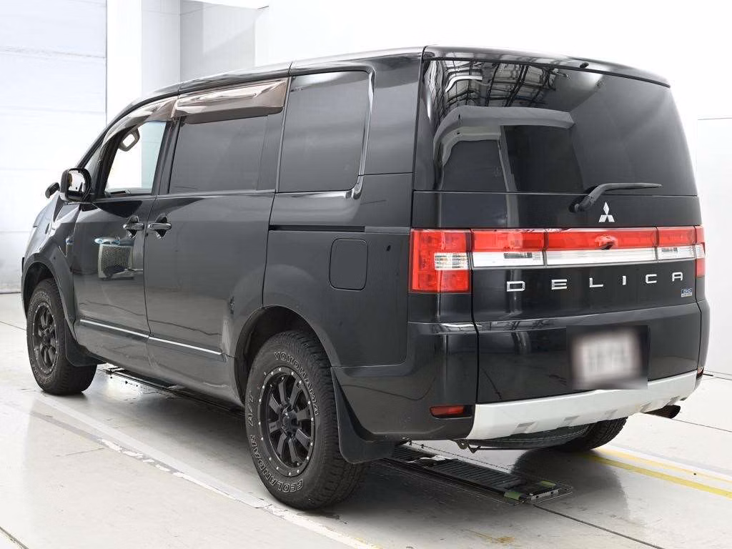 MITSUBISHI DELICA D:5