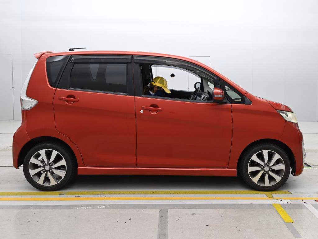 MITSUBISHI EK CUSTOM