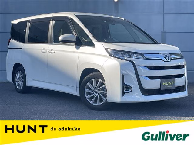 TOYOTA NOAH