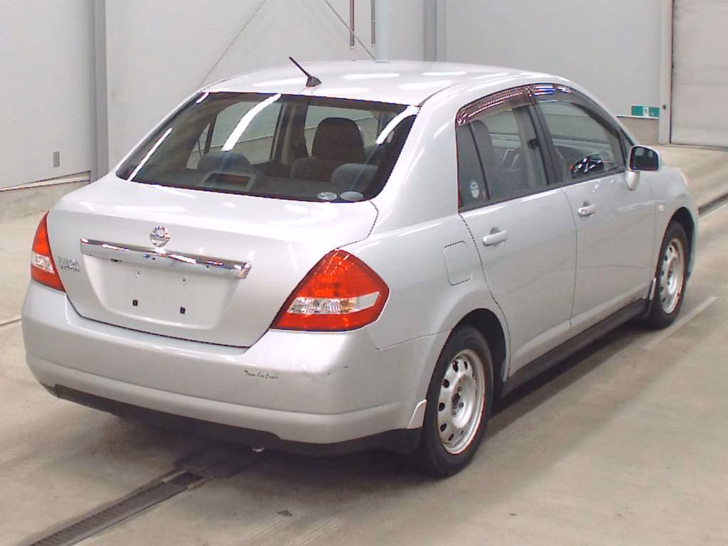 NISSAN TIIDA LATIO
