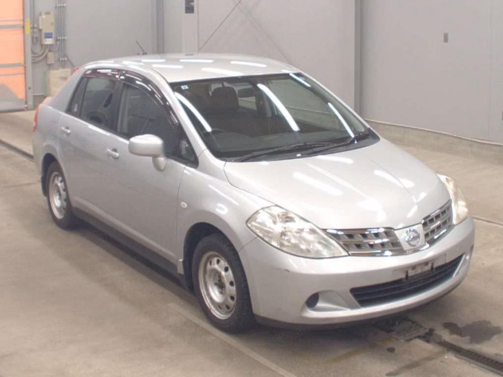 NISSAN TIIDA LATIO