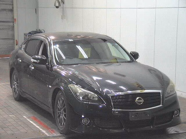 NISSAN FUGA