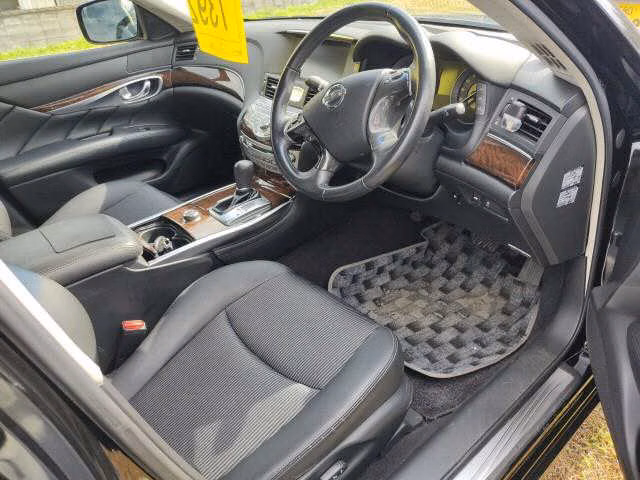 NISSAN FUGA