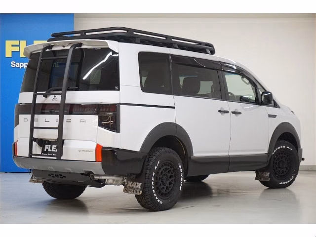 MITSUBISHI DELICA D:5