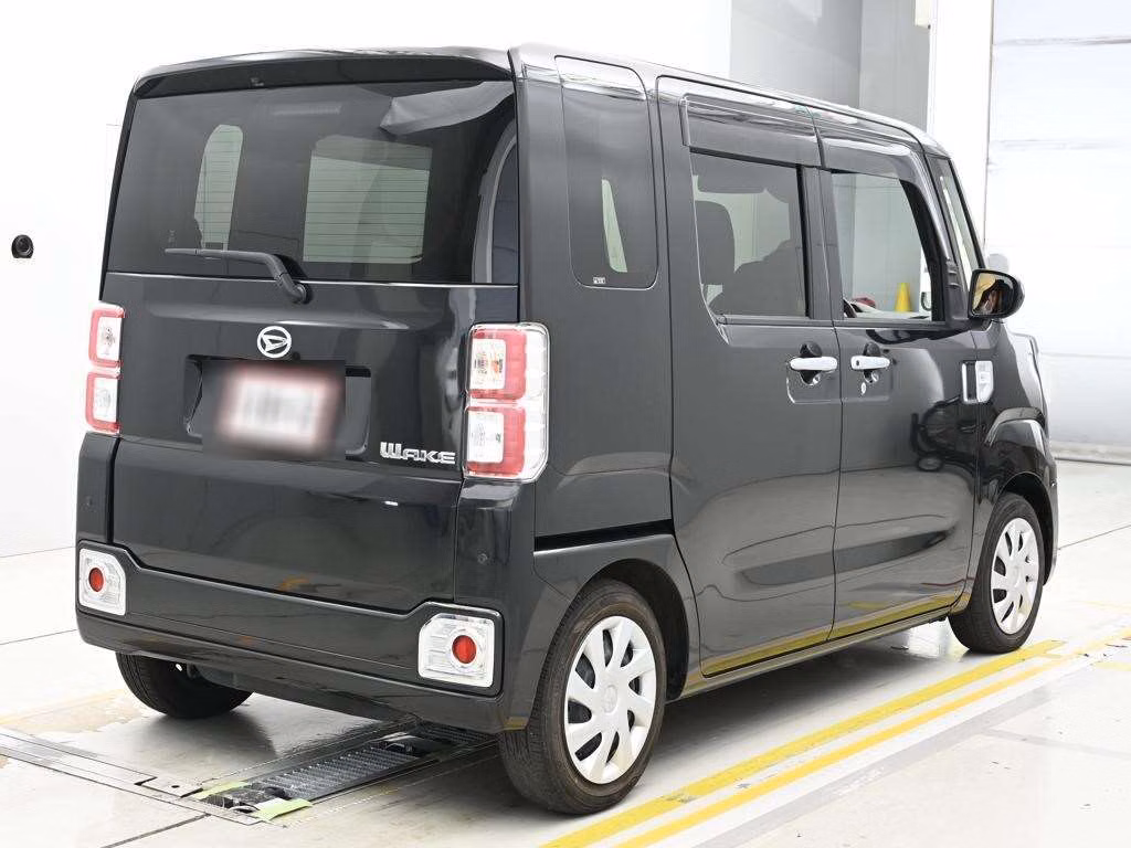DAIHATSU WAKE