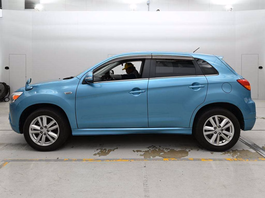 MITSUBISHI RVR