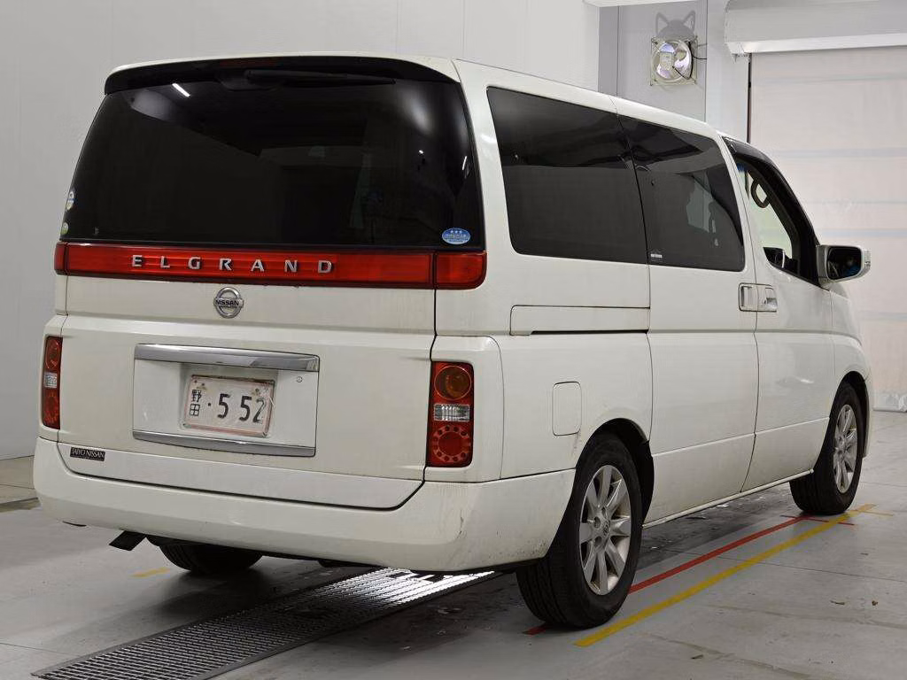 NISSAN ELGRAND
