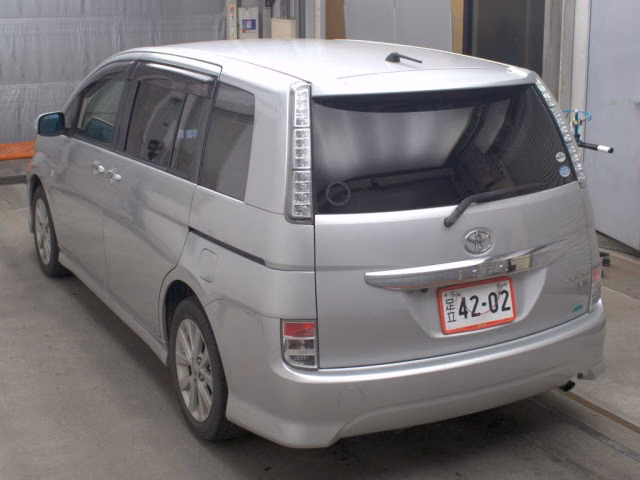 TOYOTA ISIS