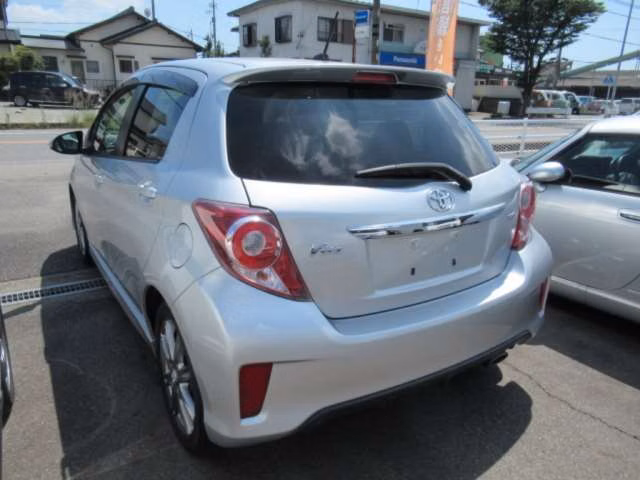 TOYOTA VITZ