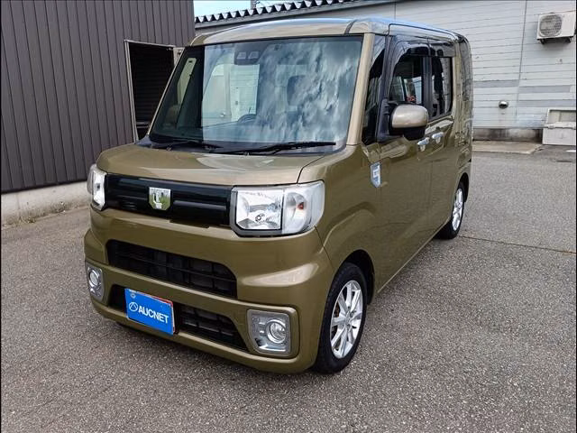 DAIHATSU WAKE