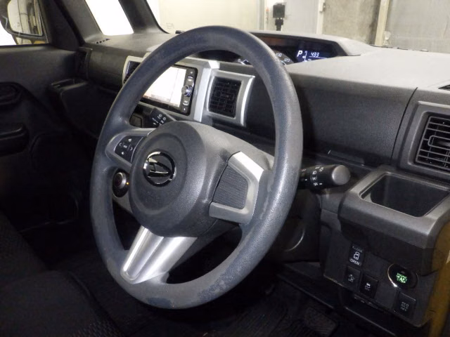 DAIHATSU WAKE