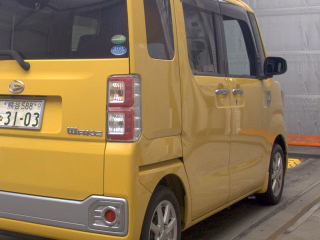 DAIHATSU WAKE