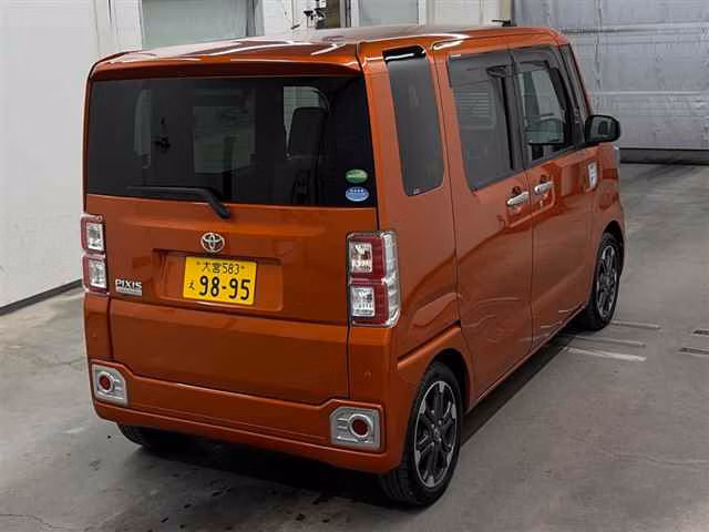 TOYOTA PIXIS MEGA