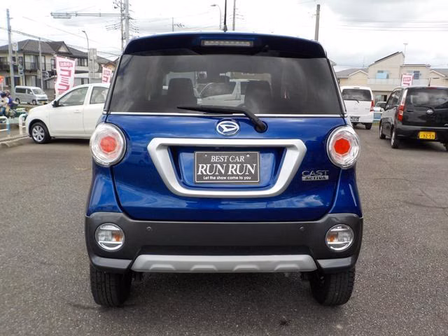 DAIHATSU CAST