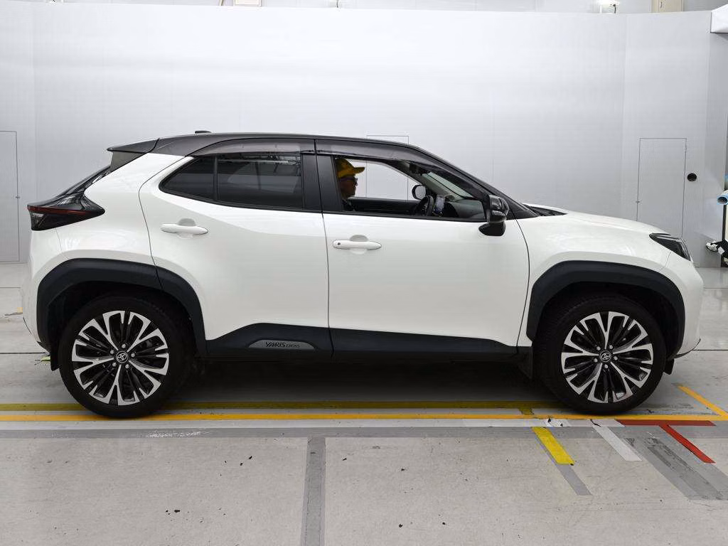 TOYOTA YARIS CROSS