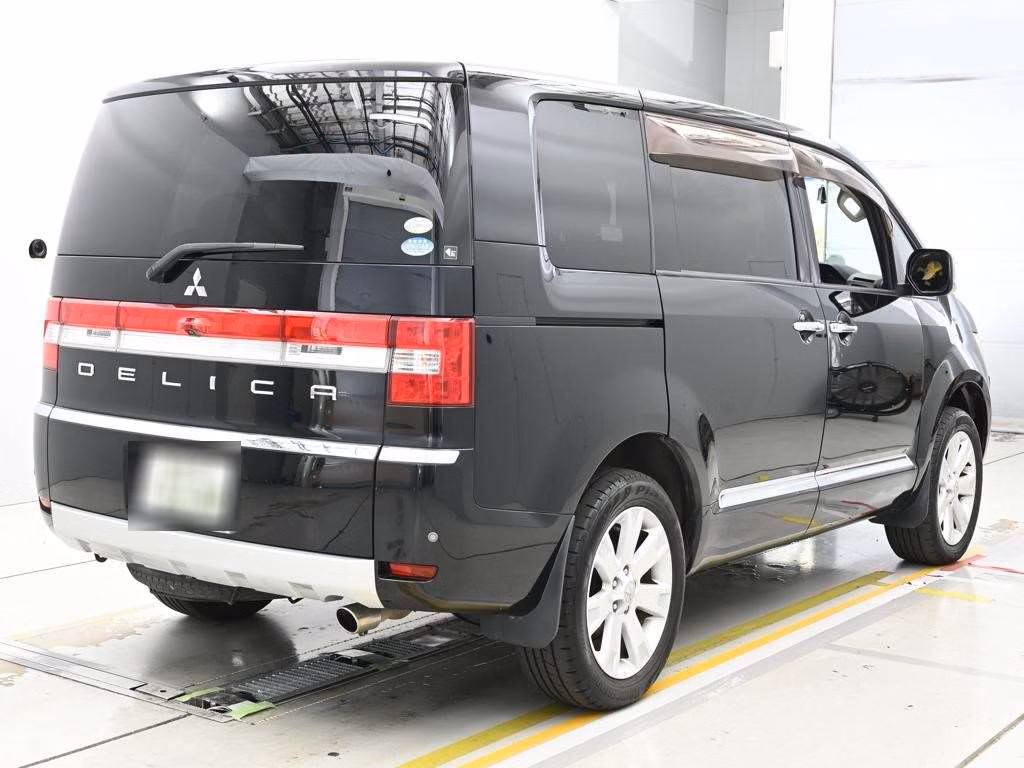 MITSUBISHI DELICA D:5