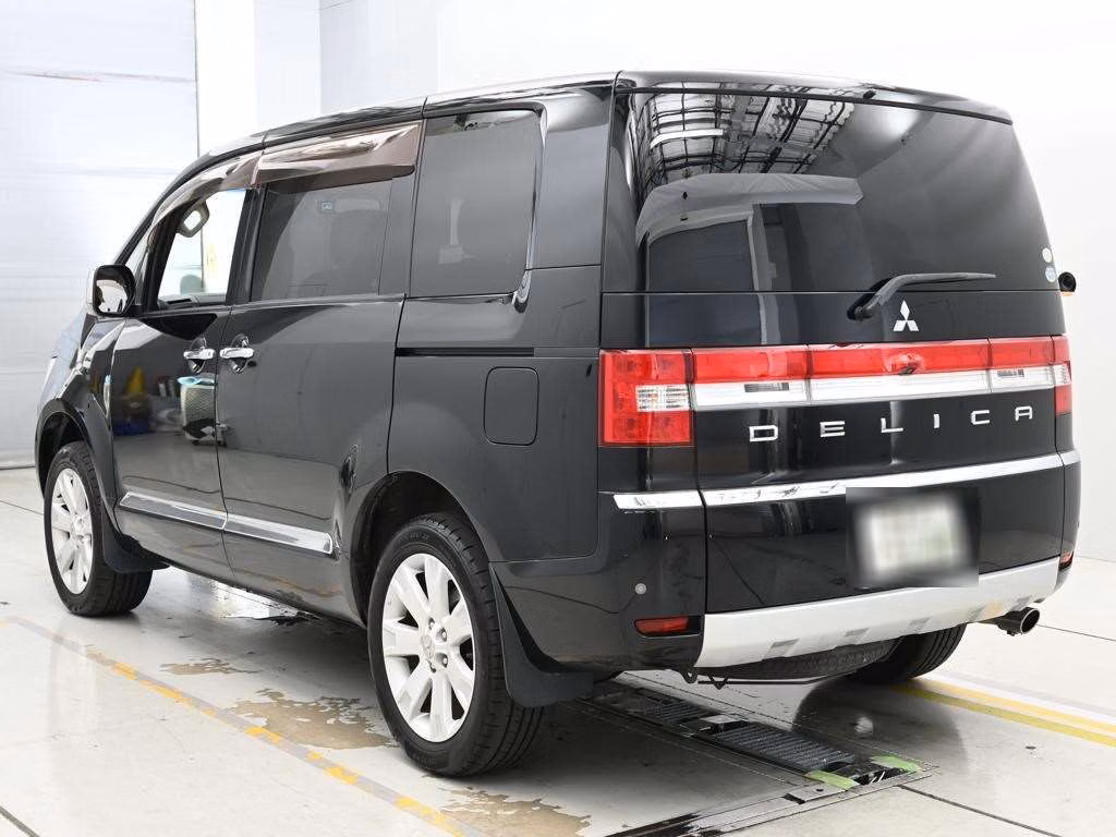 MITSUBISHI DELICA D:5