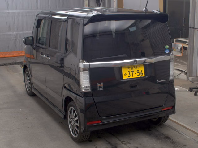 HONDA N-BOX