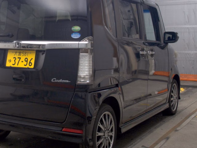 HONDA N-BOX