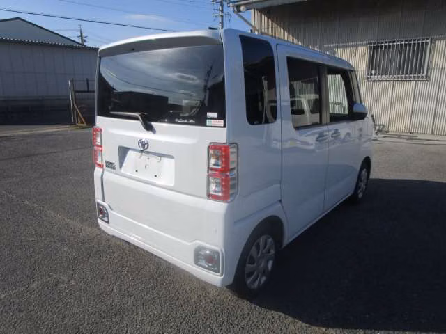 TOYOTA PIXIS MEGA