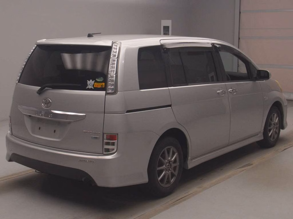TOYOTA ISIS
